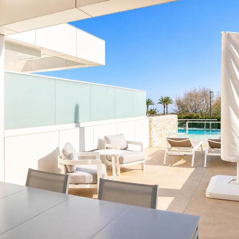 Apartamento Albamar II en Dénia, con piscina, vistas al mar y acceso directo la playa by Family Homes Rentals - Apartamento de 2 dormitorios con vistas a la piscina - 4