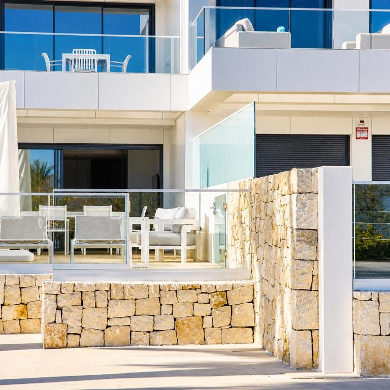 Apartamento Albamar II en Dénia, con piscina, vistas al mar y acceso directo la playa by Family Homes Rentals - Apartamento de 2 dormitorios con vistas a la piscina - 21