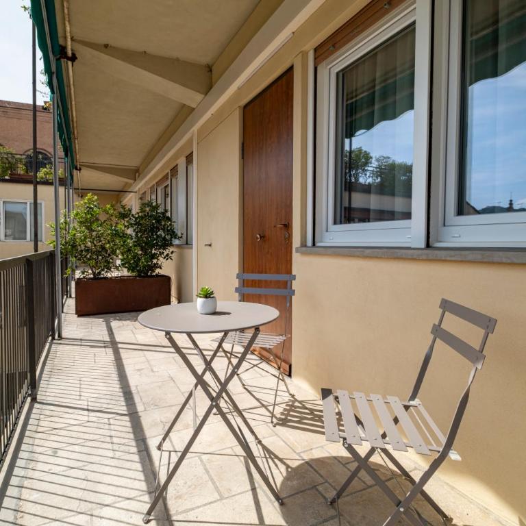 Urbanicooh Cavour Rooms&Suite - Camera Matrimoniale Standard - 13