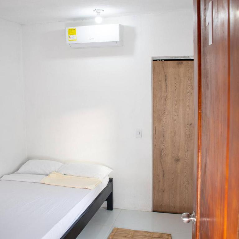 Spacious Coveas Cabin 4 Bedrooms, close to beach, Pet-Friendly - Casa - 11