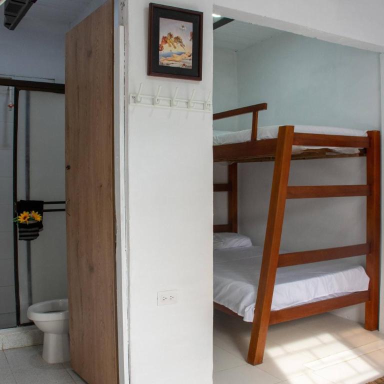 Spacious Coveas Cabin 4 Bedrooms, close to beach, Pet-Friendly - Casa - 14