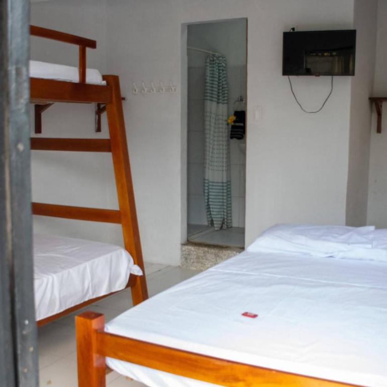 Spacious Coveas Cabin 4 Bedrooms, close to beach, Pet-Friendly - Casa - 21