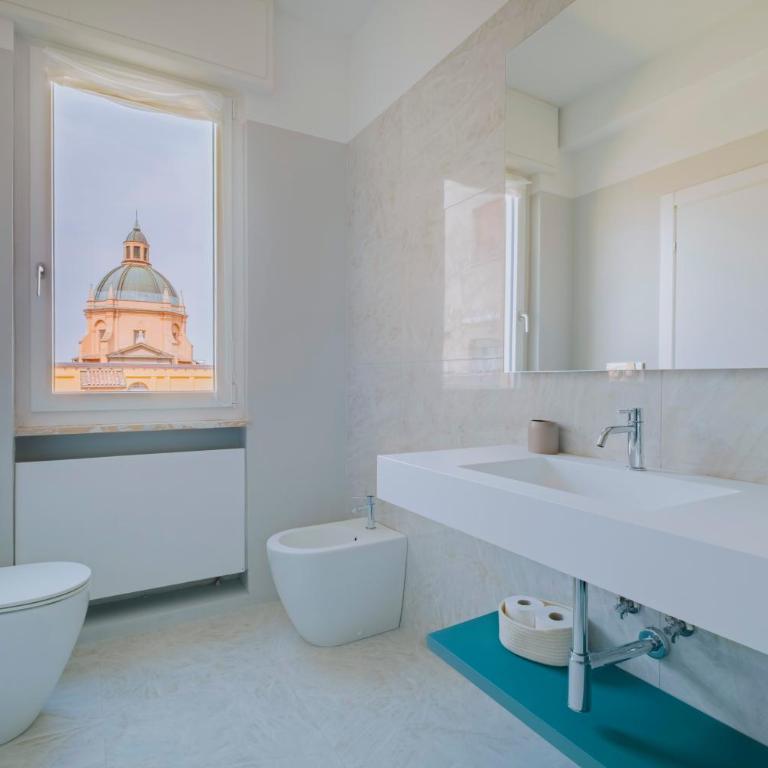 Urbanicooh Cavour Rooms&Suite - Camera Matrimoniale Deluxe con Balcone - 11