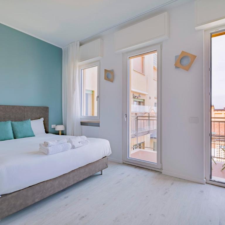 Urbanicooh Cavour Rooms&Suite - Camera Matrimoniale Deluxe con Balcone - 10