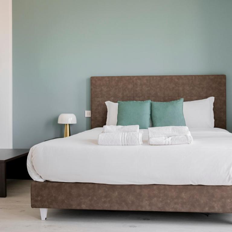Urbanicooh Cavour Rooms&Suite - Camera Matrimoniale Deluxe con Balcone - 19