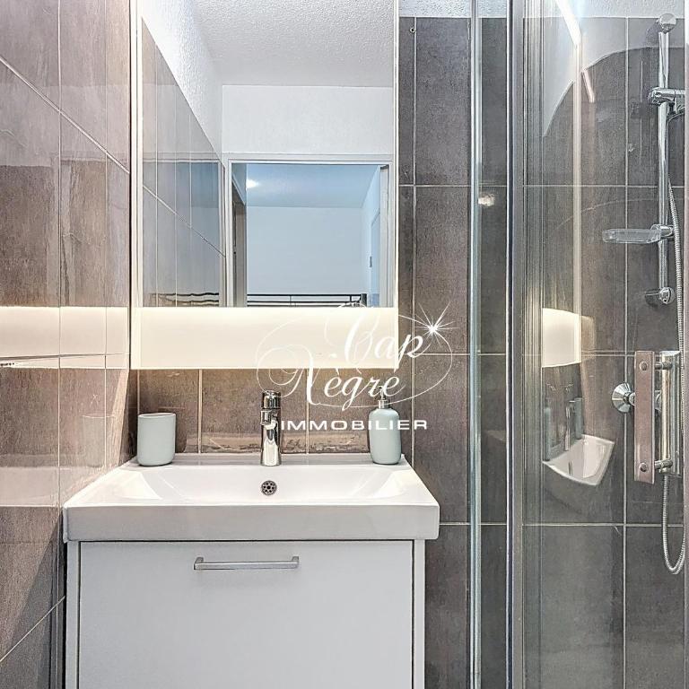 Appart T2 cabine rénové pour 4p avec jardin, résidence avec piscine à 750m de la plage de Cavalière - Apartamento de 2 dormitorios - 12