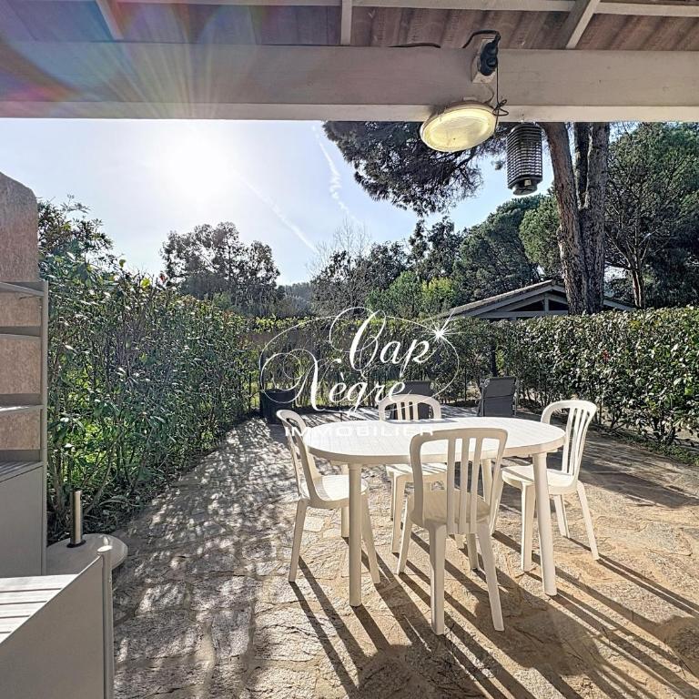 Appart T2 cabine rénové pour 4p avec jardin, résidence avec piscine à 750m de la plage de Cavalière - Apartamento de 2 dormitorios - 16