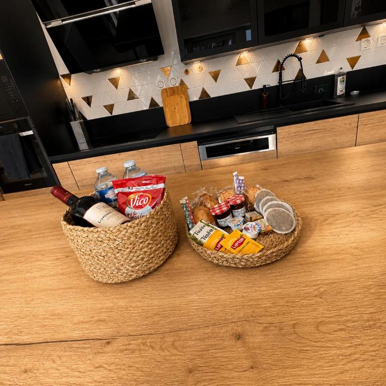 Le Patio Secret, Duplex haut de gamme avec terrasse en centre ville - Apartment - 8