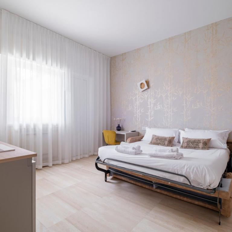 Urbanicooh Cavour Rooms&Suite - Suite Familiare con Balcone - 5