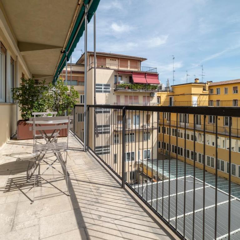 Urbanicooh Cavour Rooms&Suite - Suite Familiare con Balcone - 27