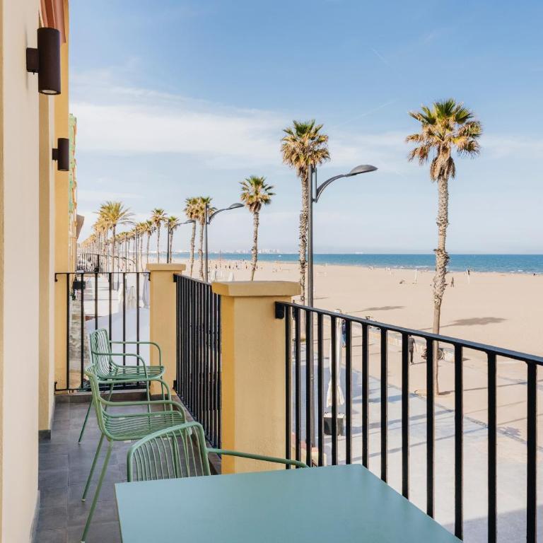 La Chipirona Hotel - Deluxe Double Room with Balcony and Sea View - 1