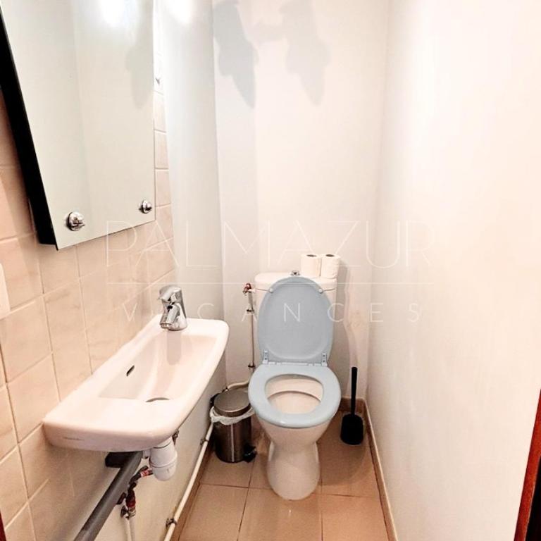 Maison Familiale, avec jardin, à 20 min à pied de la mer - Four-Bedroom House - 23