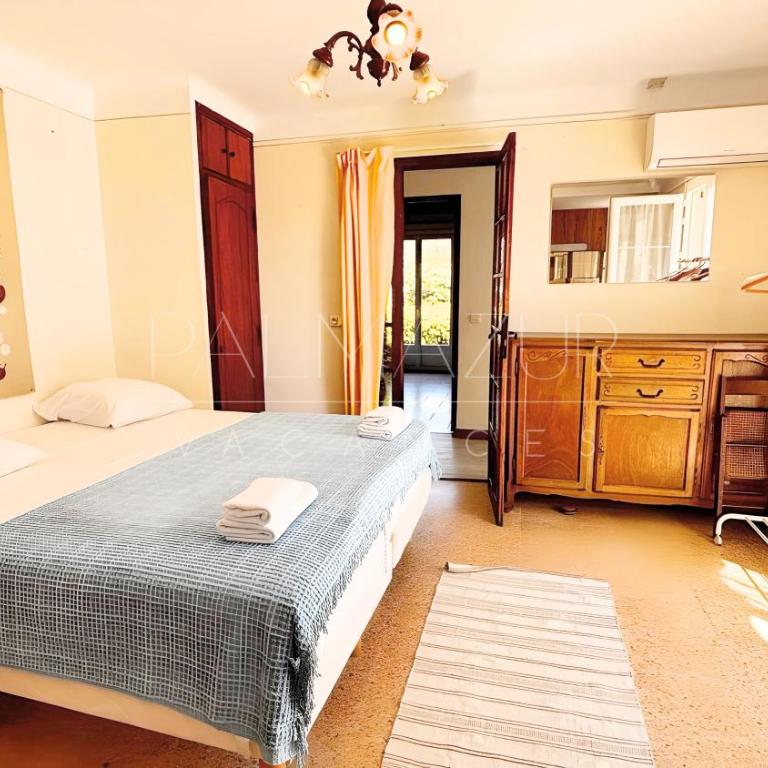 Maison Familiale, avec jardin, à 20 min à pied de la mer - Four-Bedroom House - 18