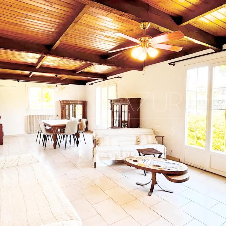 Maison Familiale, avec jardin, à 20 min à pied de la mer - Four-Bedroom House - 8
