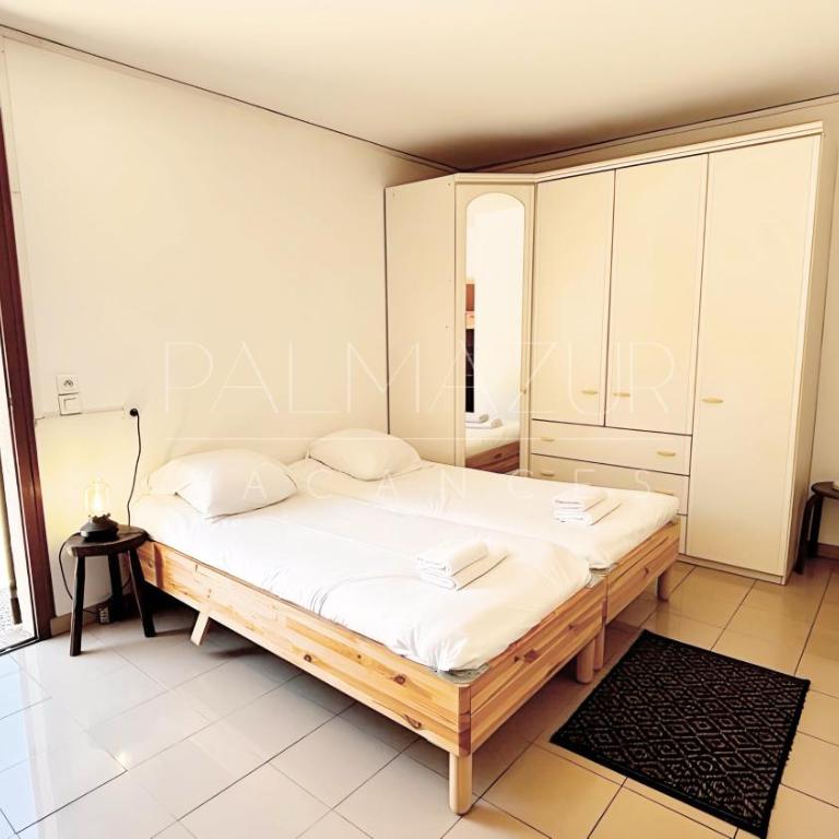 Maison Familiale, avec jardin, à 20 min à pied de la mer - Four-Bedroom House - 16