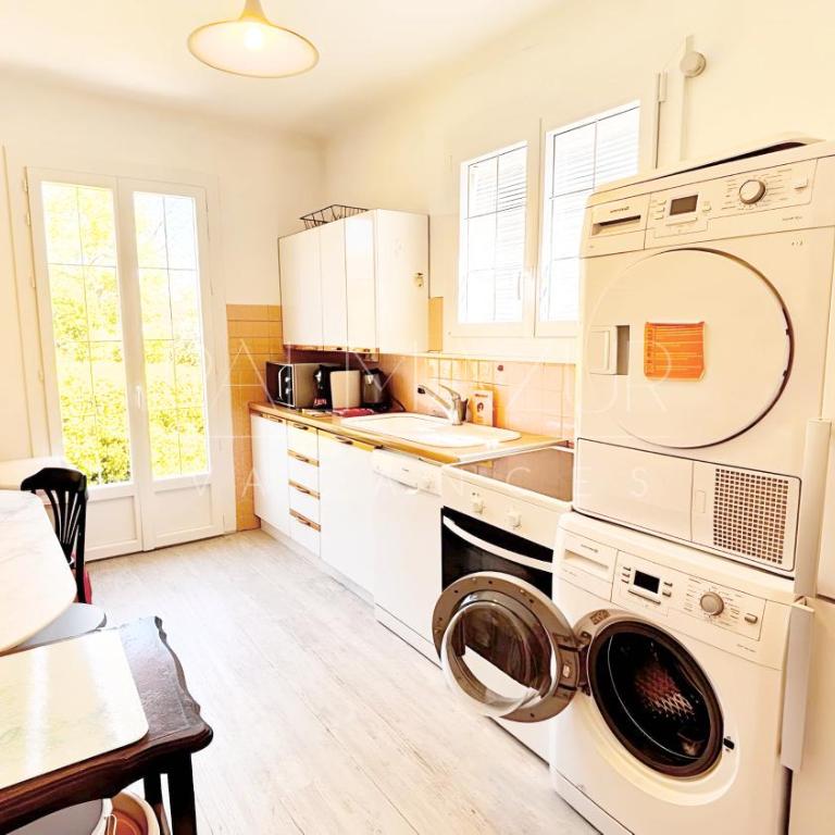 Maison Familiale, avec jardin, à 20 min à pied de la mer - Four-Bedroom House - 9