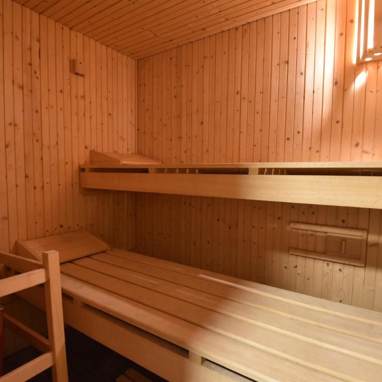 Grand Chalet Vercorin pour 10 personnes avec jardin BBQ parking privé et sauna - Chalet - 4