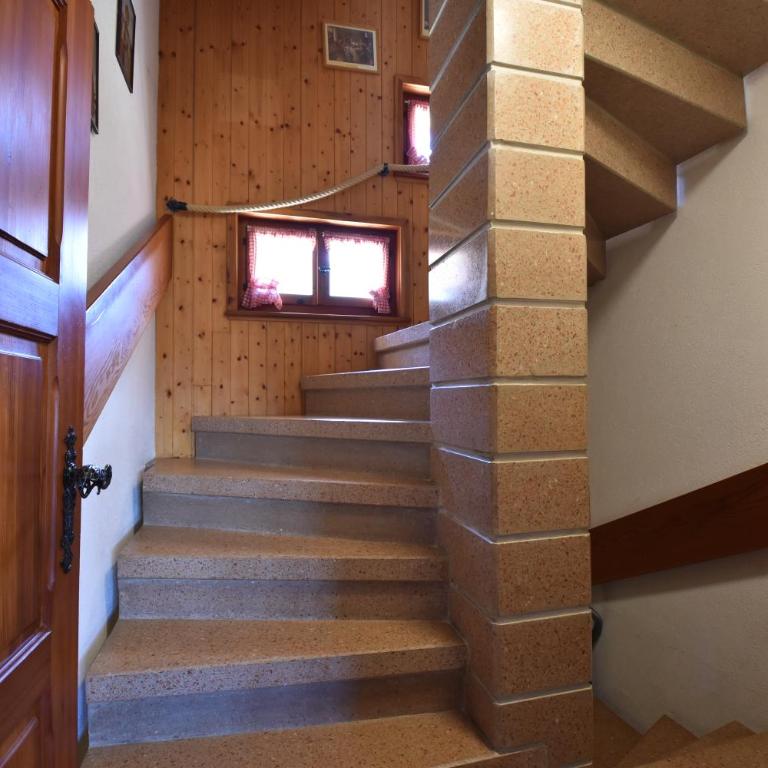 Grand Chalet Vercorin pour 10 personnes avec jardin BBQ parking privé et sauna - Chalet - 17