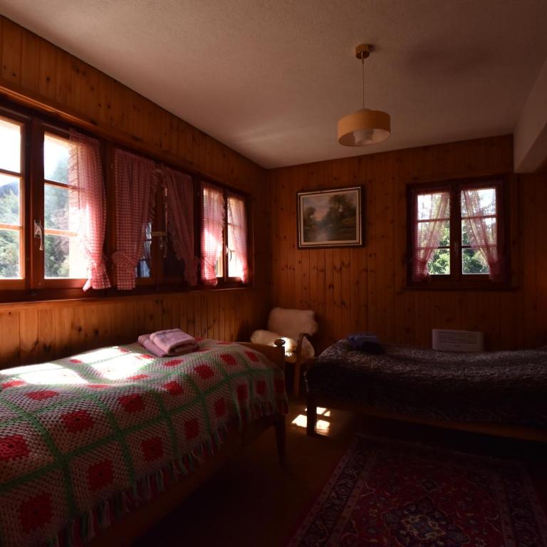 Grand Chalet Vercorin pour 10 personnes avec jardin BBQ parking privé et sauna - Chalet - 32