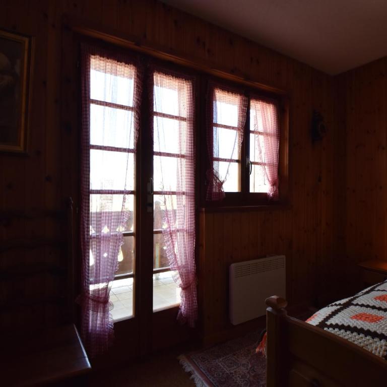 Grand Chalet Vercorin pour 10 personnes avec jardin BBQ parking privé et sauna - Chalet - 54