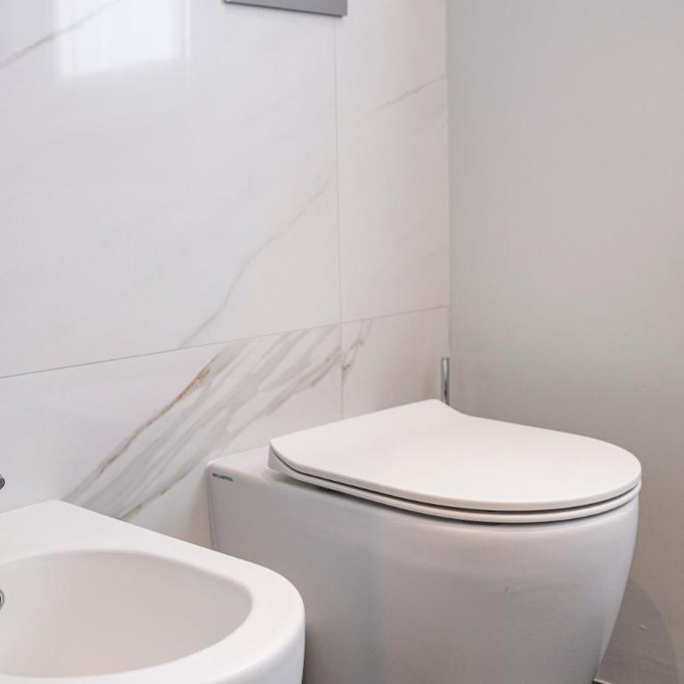 Urbanicooh Cavour Rooms&Suite - Camera Matrimoniale Deluxe con Balcone - 18
