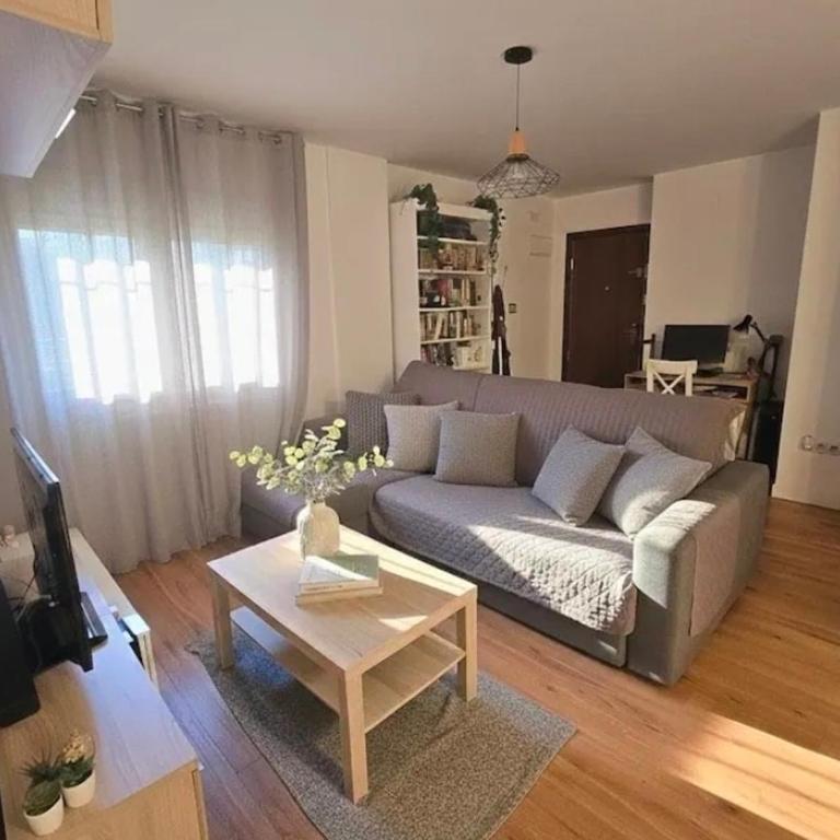 Cozy Apartment near City Center - One-Bedroom Apartment - 1