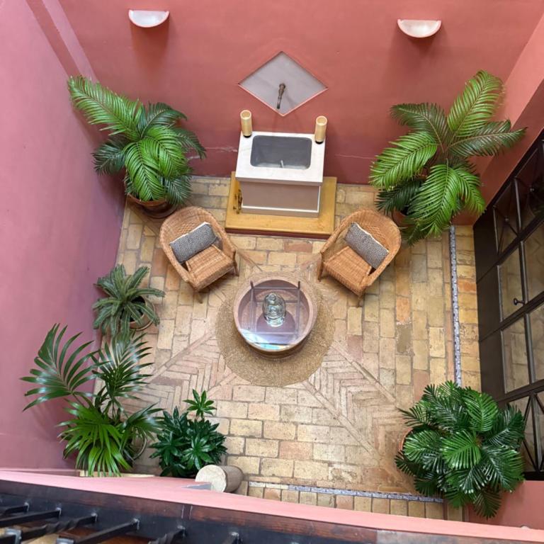 CASA PALACIO SXVIII CON PISCINA en centro histórico de SEVILLA - Villa - 97