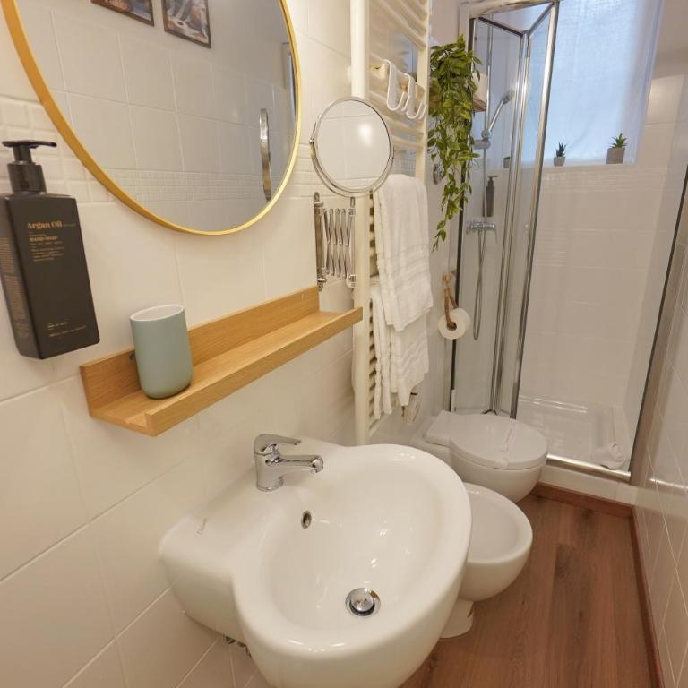 Avenue Home Rooms & Apartments - One-Bedroom Apartment - 15