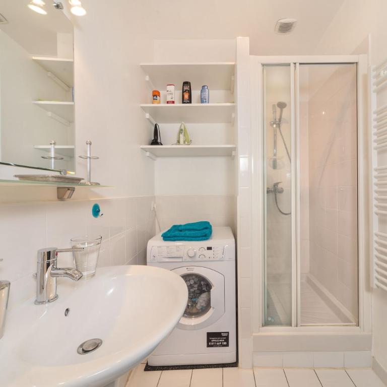 Appt Paris Centre avec Mezzanine - One-Bedroom Apartment - 2