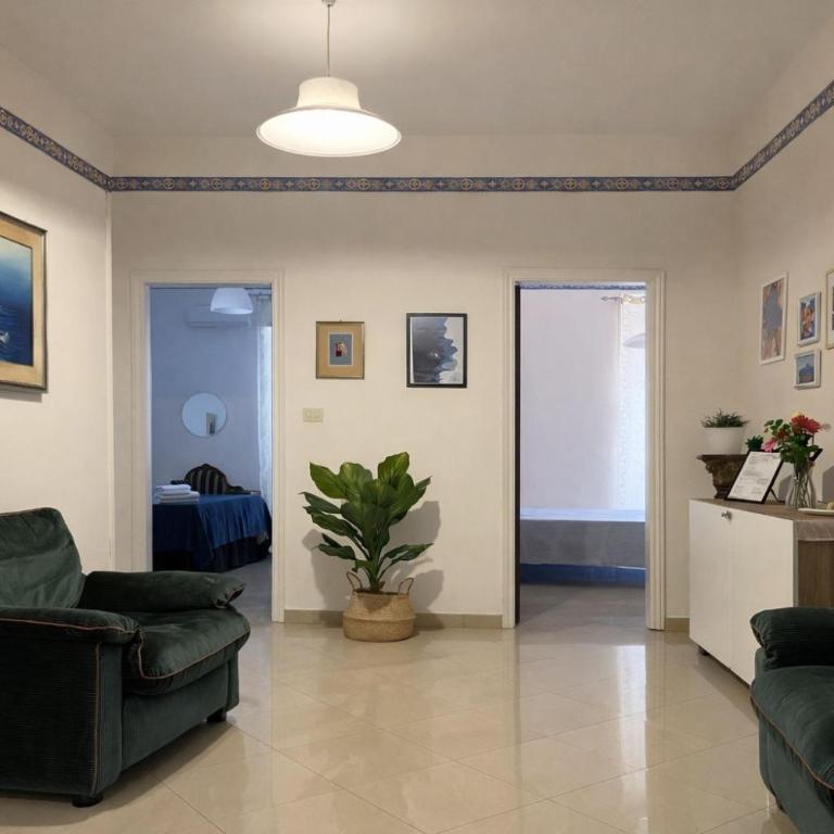 Il balcone su Gisira Apartment - Two-Bedroom Apartment - 8
