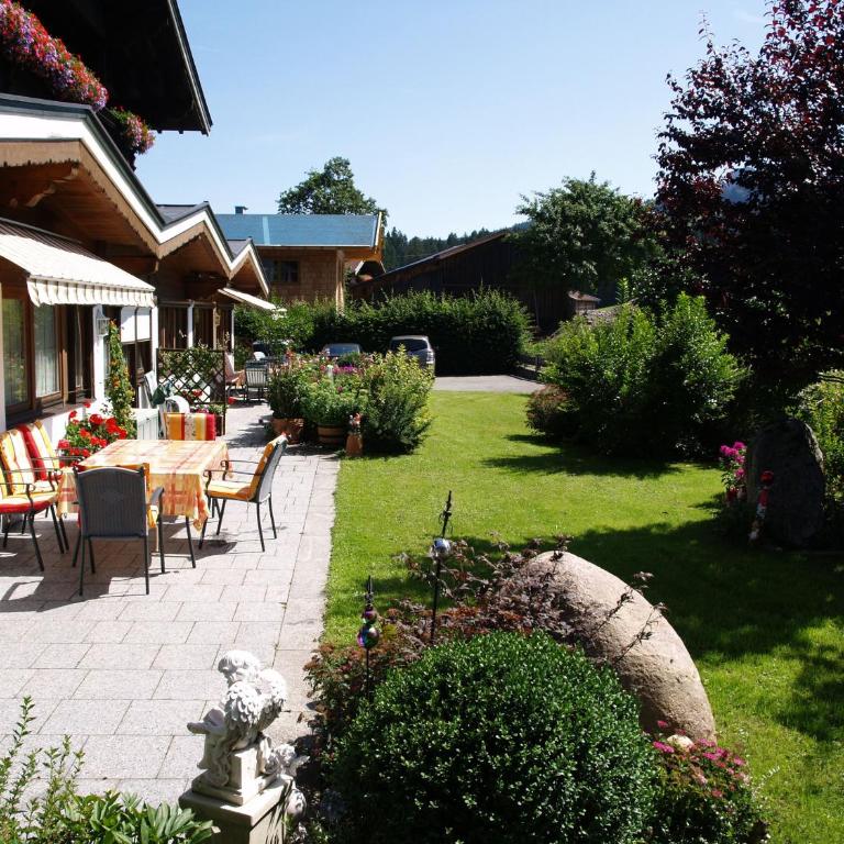 Frühstückspension Tannenhof - Doppelzimmer mit Balkon - 10