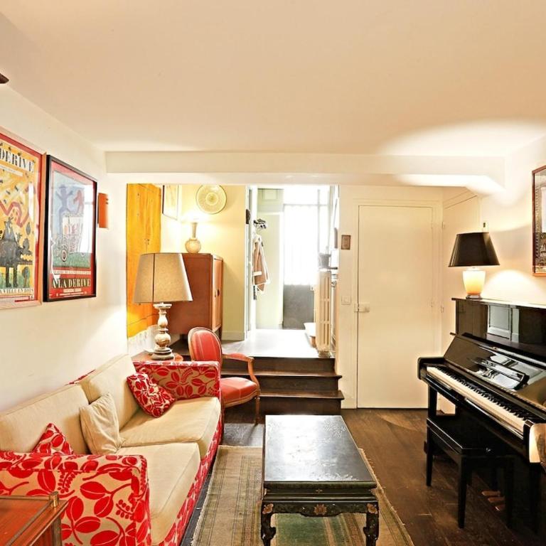 My Beautiful House With a Garden in Paris - Two-Bedroom Apartment - 5
