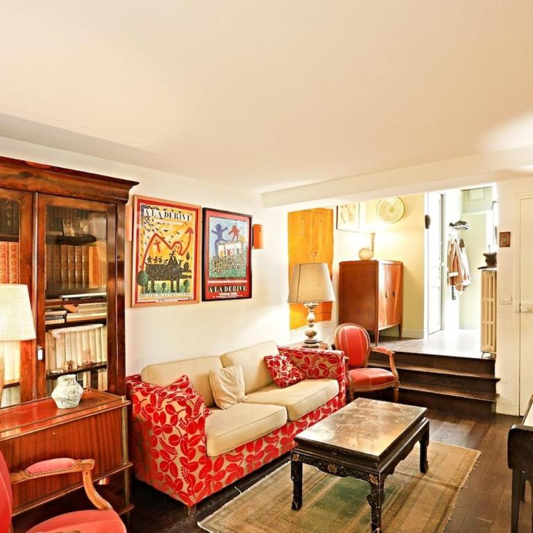My Beautiful House With a Garden in Paris - Two-Bedroom Apartment - 9