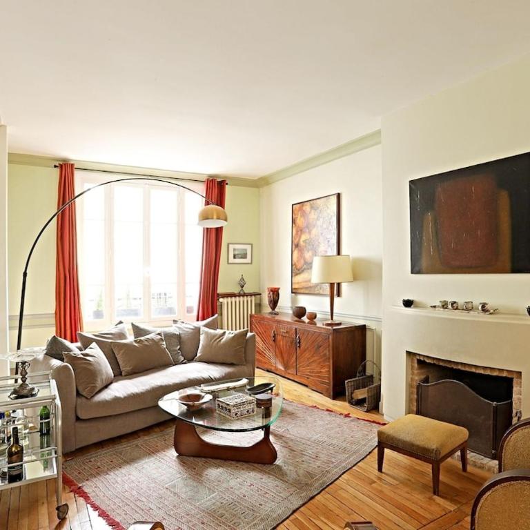 My Beautiful House With a Garden in Paris - Two-Bedroom Apartment - 21