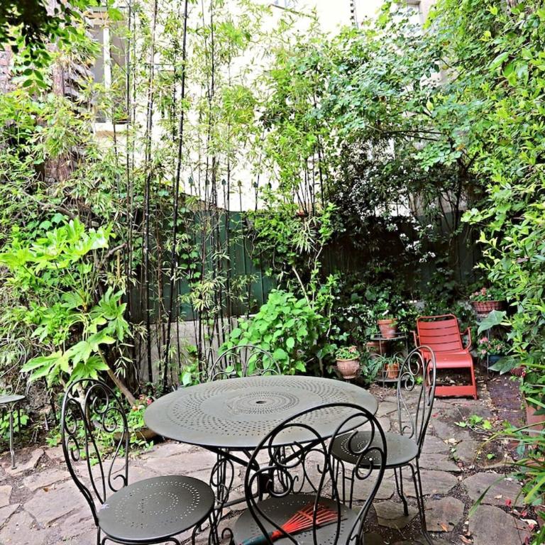 My Beautiful House With a Garden in Paris - Two-Bedroom Apartment - 23