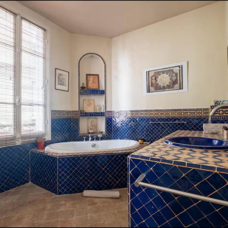 My Beautiful House With a Garden in Paris - Two-Bedroom Apartment - 29