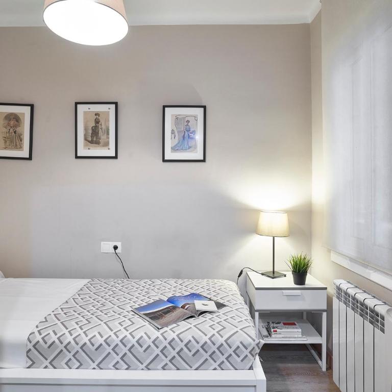 BeBarceloner Sant Marti Apartments - Three-Bedroom Apartment - 13