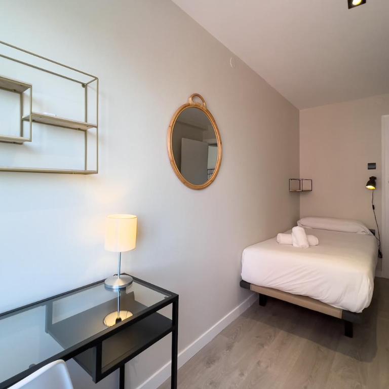 BeBarceloner Sant Marti Apartments - Three-Bedroom Apartment - 6