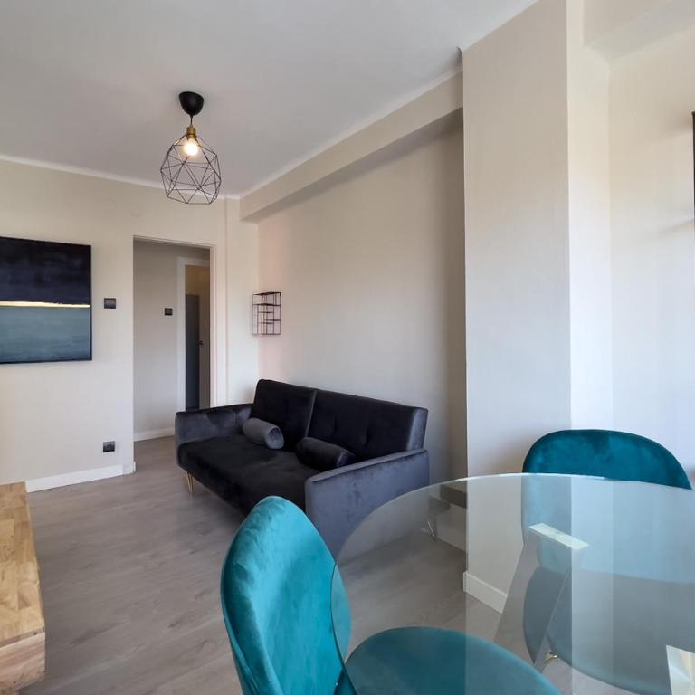 BeBarceloner Sant Marti Apartments - Three-Bedroom Apartment - 12