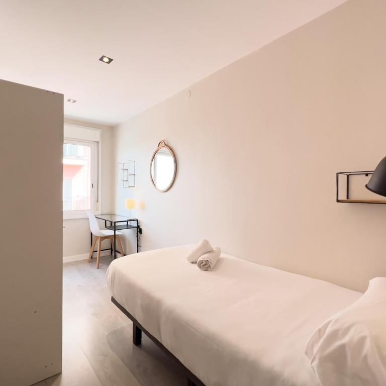 BeBarceloner Sant Marti Apartments - Three-Bedroom Apartment - 15