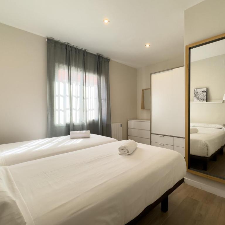 BeBarceloner Sant Marti Apartments - Three-Bedroom Apartment with View - 9