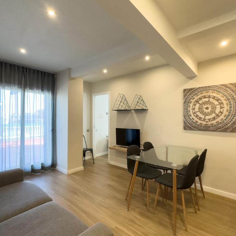 BeBarceloner Sant Marti Apartments - Three-Bedroom Apartment with View - 3