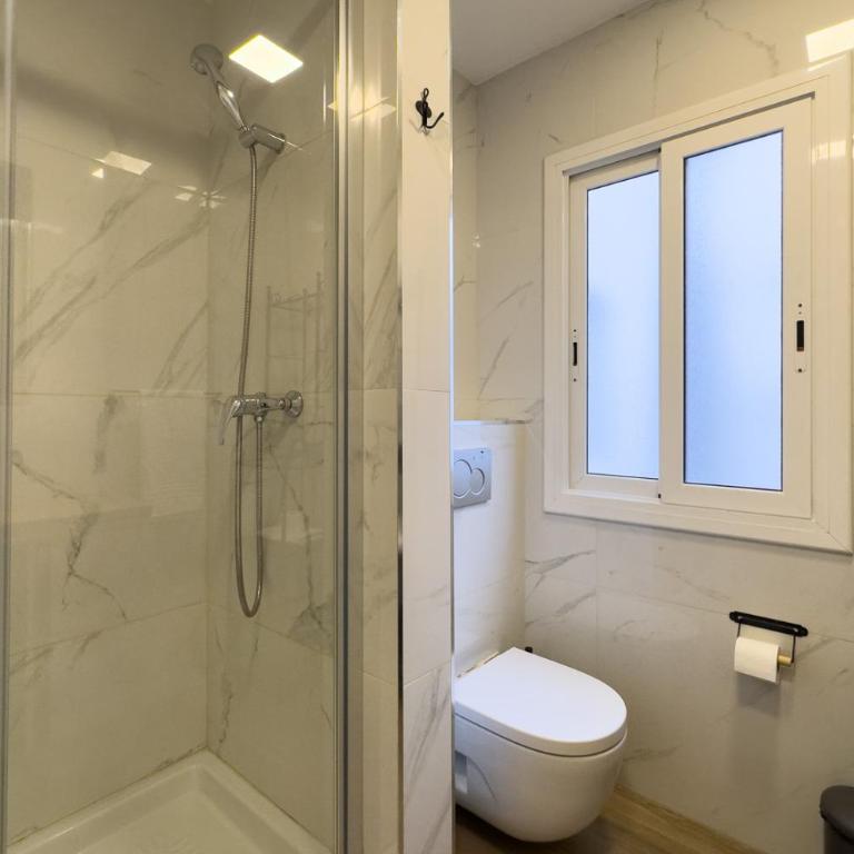 BeBarceloner Sant Marti Apartments - Three-Bedroom Apartment with View - 8