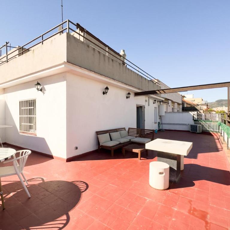 BeBarceloner Sant Marti Apartments - Three-Bedroom Apartment with View - 12