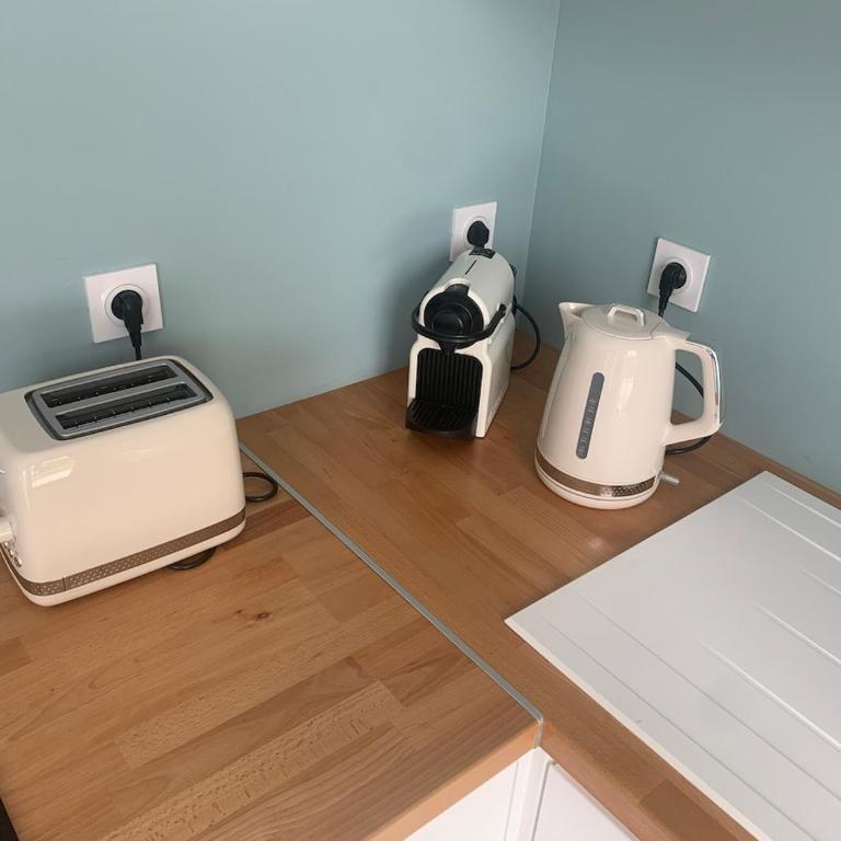 Lovely guest house with free parking - Maison 2 Chambres - 16