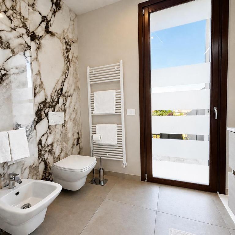 Villa Elena - Camera Matrimoniale con Bagno Privato - 6