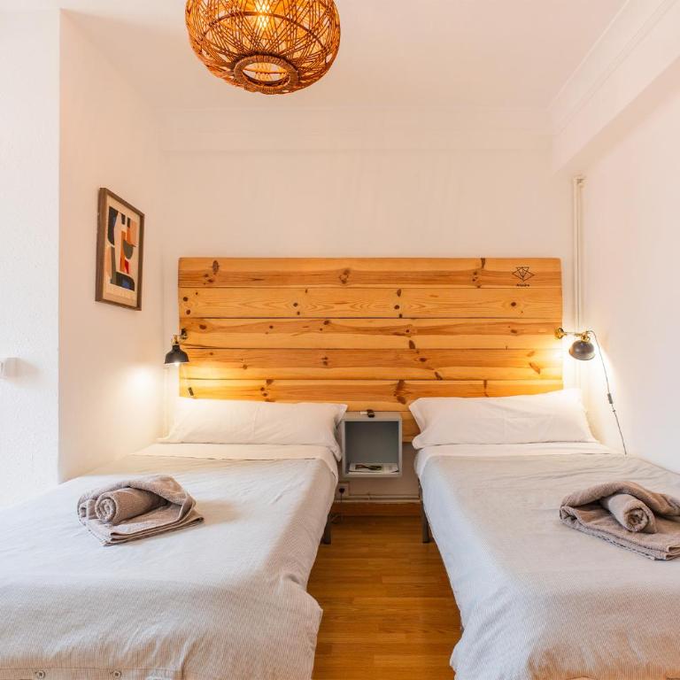 AtuaireHome Hostal en el centro de Burgos - Habitación Doble con baño privado - 1