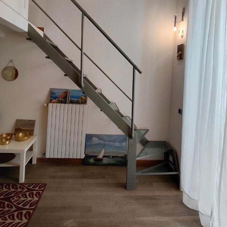 La casa di Francine a 100mt da Piazza Plebiscito - Appartamento su 2 Livelli - 8