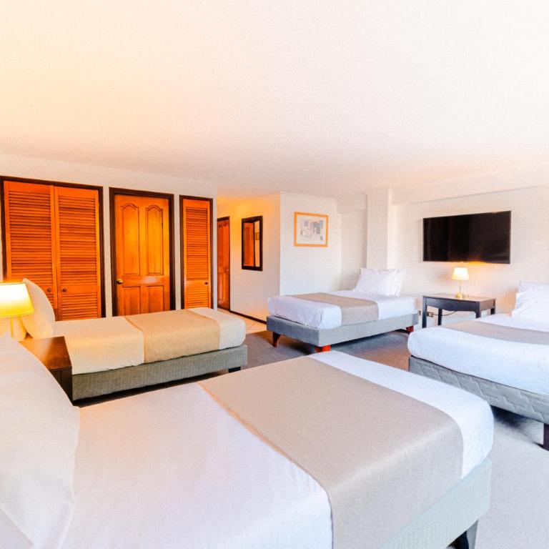 Hotel Casa Nogales - Standard Quadruple Room - 8