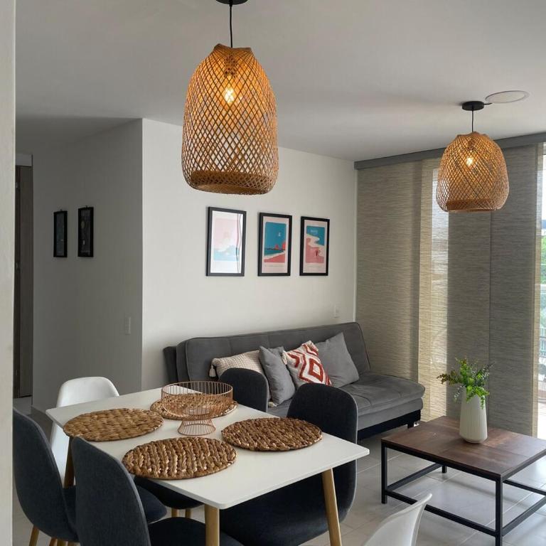 Apartamento cerca al aeropuerto con 3 habitaciones - Three-Bedroom Apartment - 42